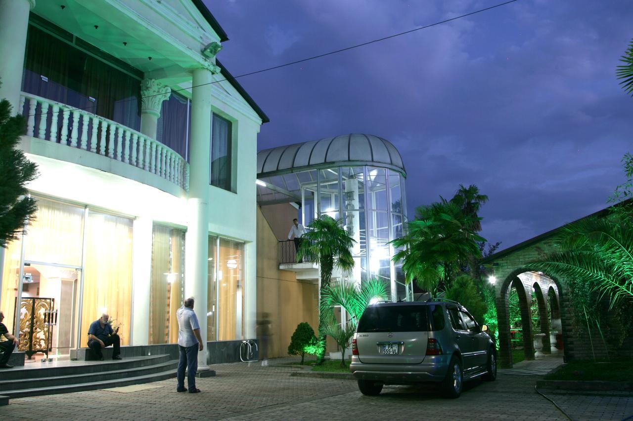 Hotel Eleon Kutaisi Exterior foto